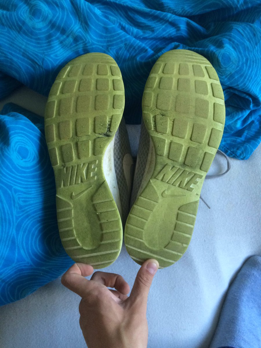 Meine Nike's nach dem Rasenmähen 😐