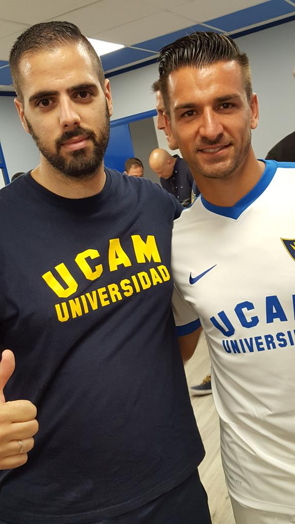 illán tweet media
