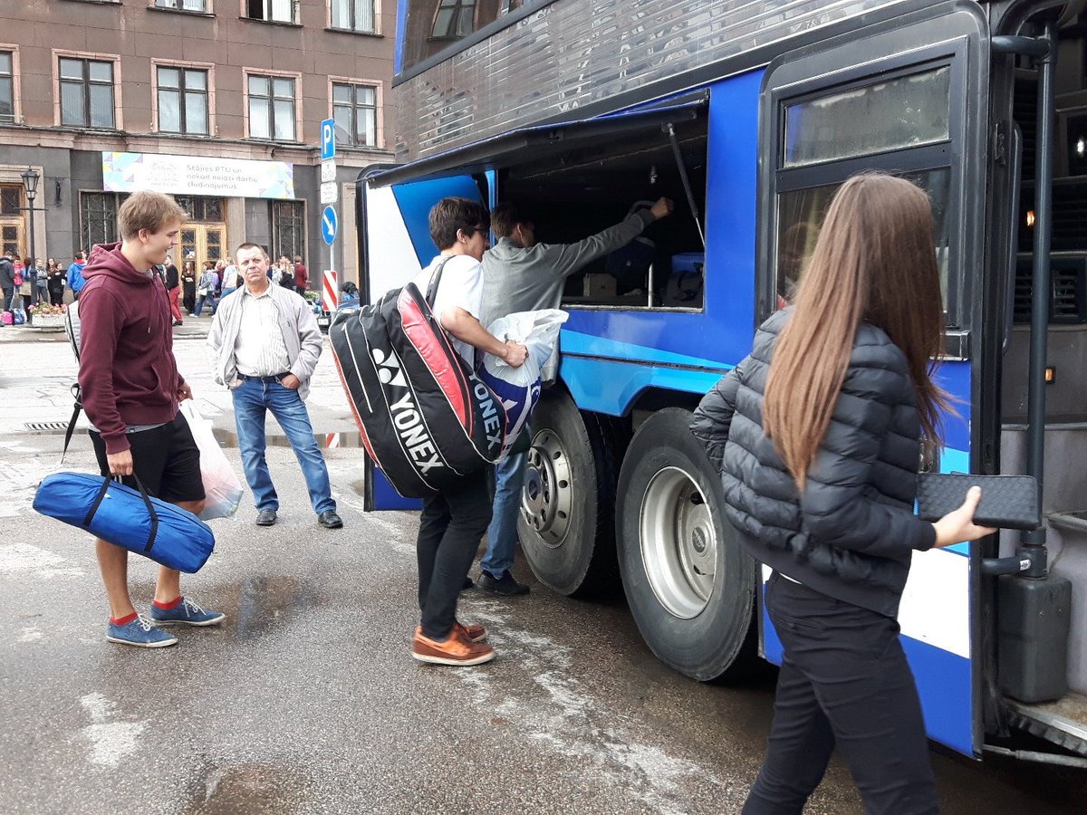 ETFSP's tweet photo. Sūtamam pirmkursniekus ar grabažu uz nekurieni ar @mlkfsp un @ethzfsp https://t.co/jPoJg8B66Q