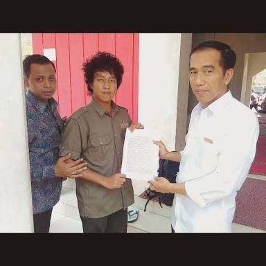 Untuk sedekat ini perlu usaha berjam-jam&amp; berhadapan dengan senjata pengamanan #KabinetGagal #IndonesiaBukanMainan