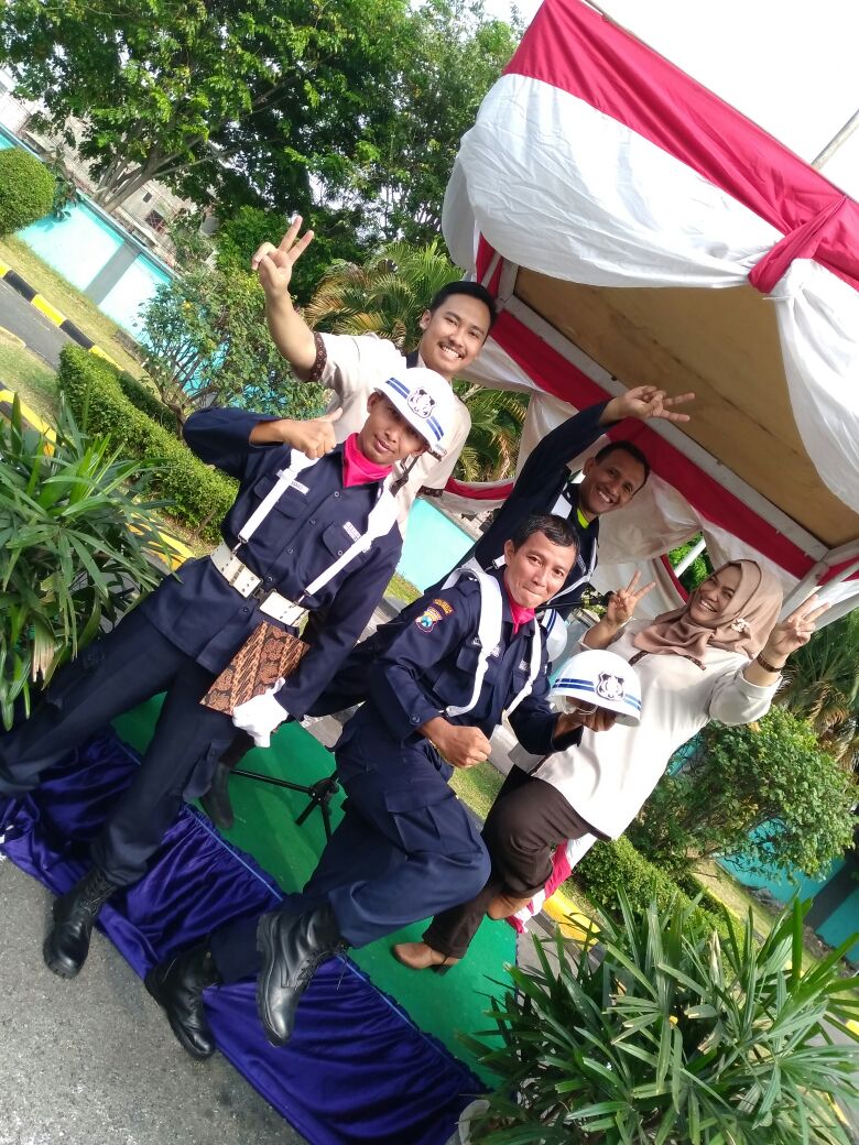 Upacara hari ini! ✊✊ Merdeka!