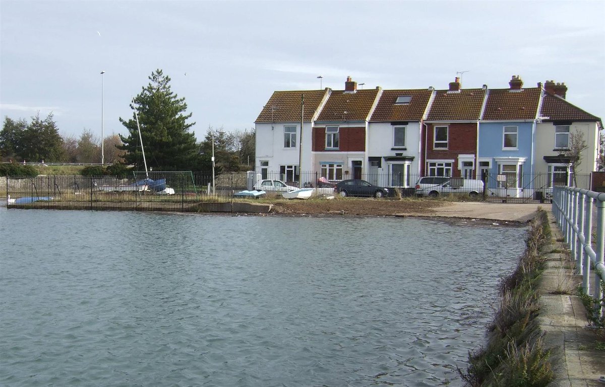 2 Bed House available. Guess where?! <a href="/IanCope/">Ian Cope</a> @LeadersSouth @PropertyHants #harbour #view bit.ly/2baWDDX
