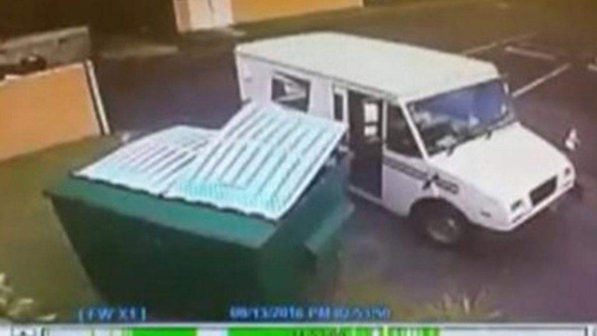 Fla. postal worker caught on camera tossing mail into trash dumpster bit.ly/2aVqh0E?utm_me… https://t.co/aRKhouNGMO