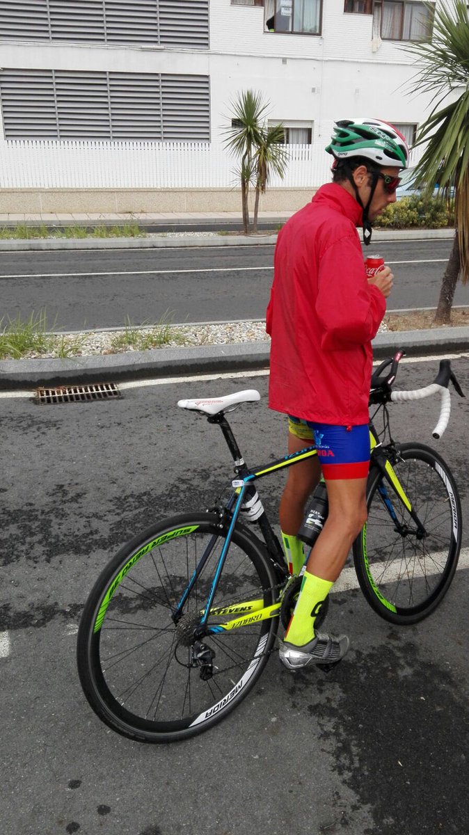 Ironxtrem77's tweet photo. En directo! Día 3: km 121 del tramo ciclista. Javi esta fuerte. Seguimos. #ironxtrem #castroverde #witl #stevens https://t.co/8TgwQNGYst