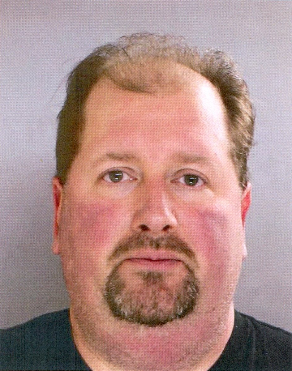 PeterCameronWI's tweet image. Man armed with bayonets, #guns &amp;amp; 30k bullets gets house arrest for illegal weapon possession
thetimes-tribune.com/news/man-armed…