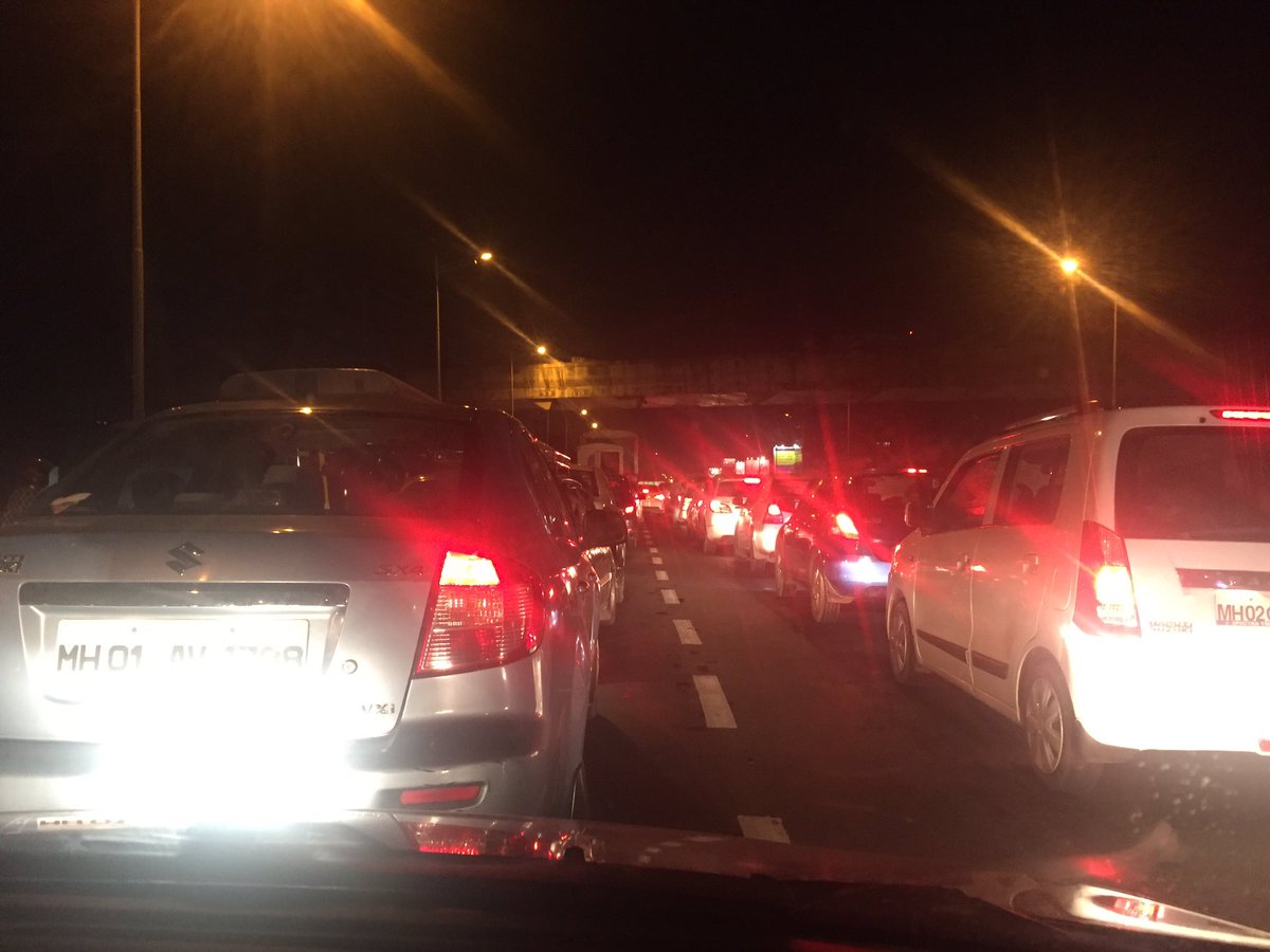 md_dgr8's tweet photo. @RidlrMUM
@mumbaicommunity
1hr Santacruz to Andheri via WEH 😁😡😁 https://t.co/zqZP53Wbkd