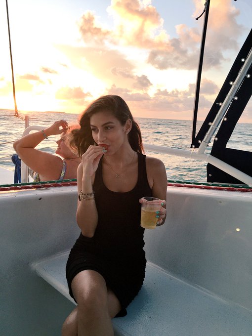 Got wasted off bottomless mimosas on a boat last night. Life is so good ✨ https://t.co/tOyU5fxWn2<a href="/tag/newprofilepic"class="tags"><span>#newprofilepic</span></a>