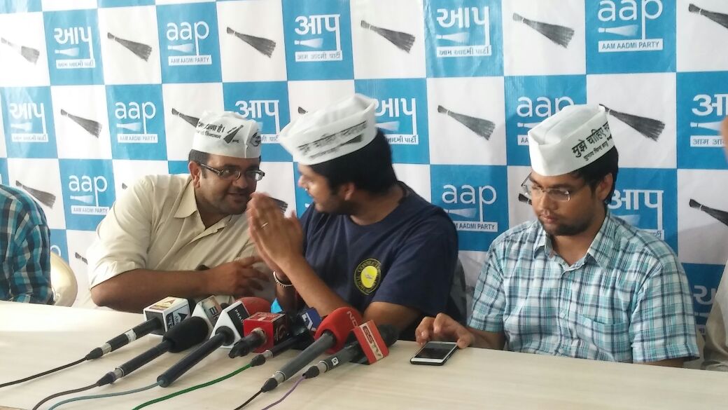 BharwadHamirG's tweet image. @AamAadmiParty @ArvindKejriwal Ahmedabad #AamAadmiParty office me #todfod ki ghatna bani