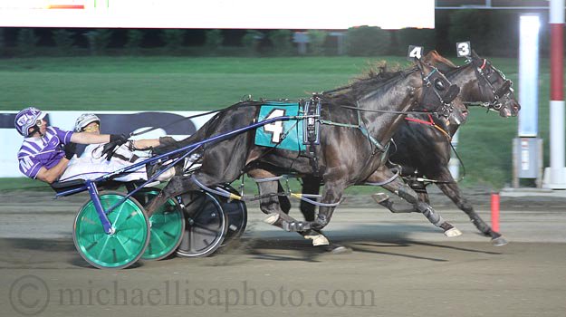 TheMeadowlands's tweet photo. Remember this super close finish in #Pace16?
Control The Moment & Racing Hill meet up again Saturday @DownsAtMSP! https://t.co/1SAVsCO5sn