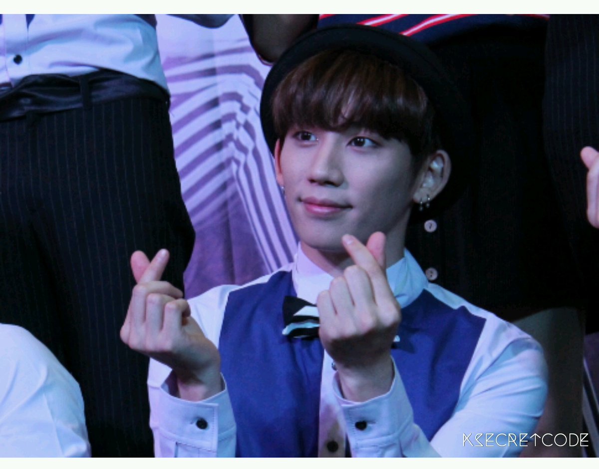 ksecretcode's tweet photo. [HQ PIC] 160814 RoadBoyz First Showcase, Sungei Wang #로드보이즈 #ROADBOYZinMY #RoadBoyz #Coconut #ZBell #지벨 https://t.co/zFw9dvP1zQ