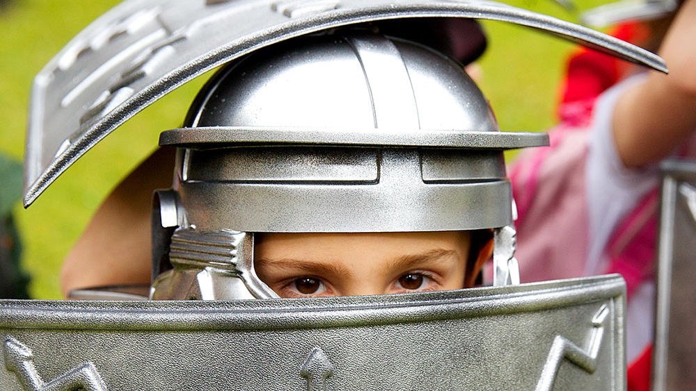 Discover life as a Roman soldier at Birdoswald Fort this weekend and #BanishBoredom! eht.to/Ts