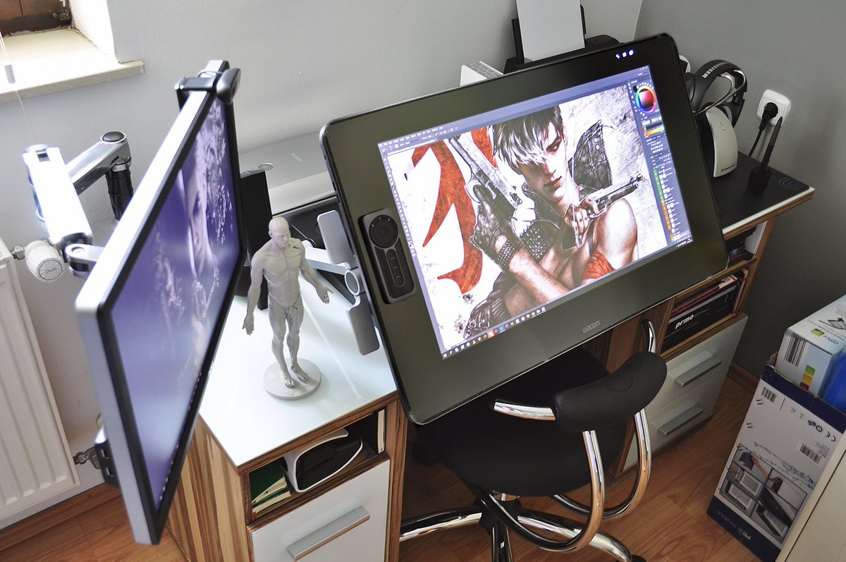 Valentina Remenar on Twitter "Upgraded desk...I finally got Ergotron