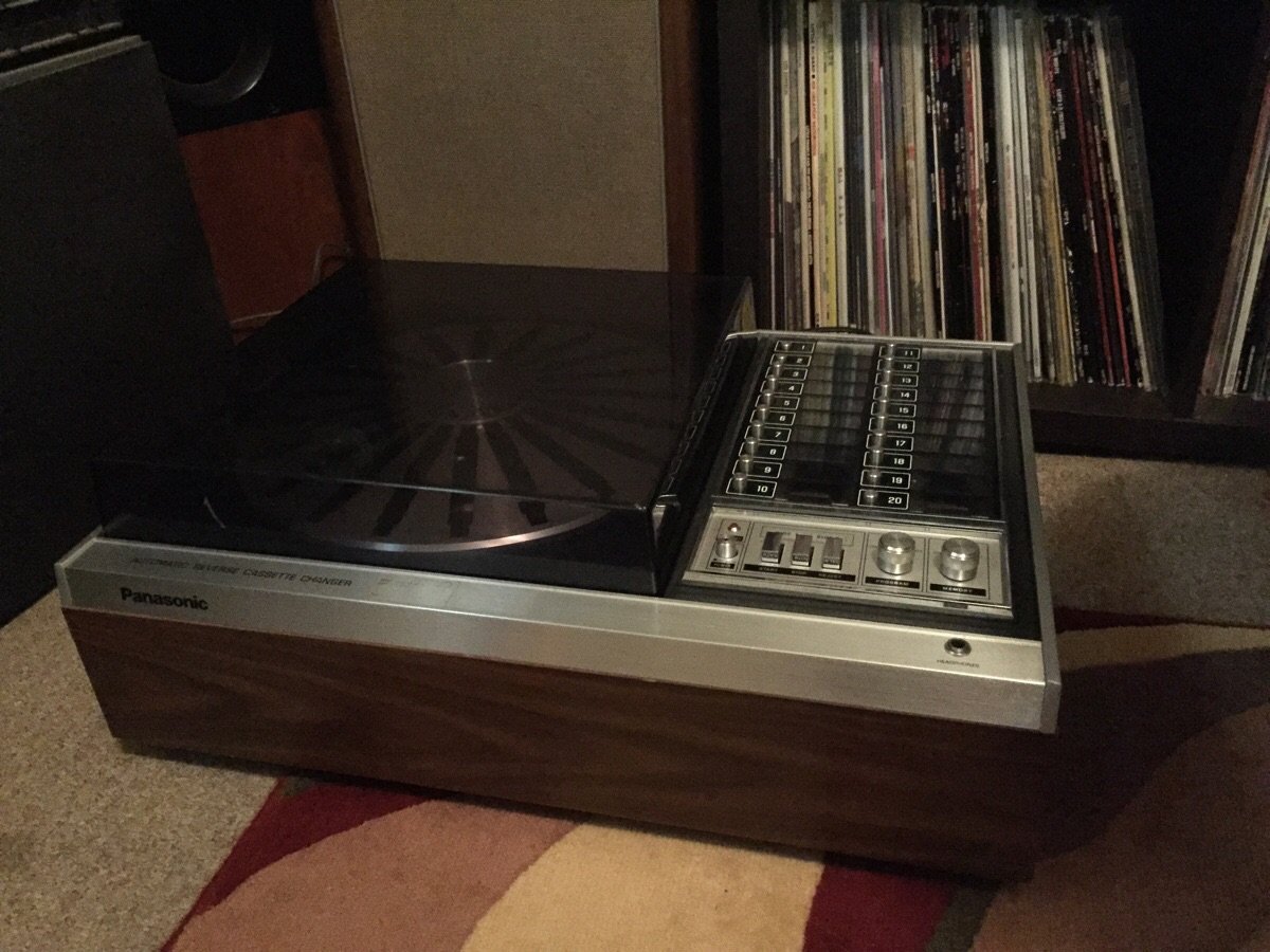 VintageVolts's tweet photo. It's a cassette changer. Just put your cassettes, tape down, into the slots on the carousel and create a playlist! https://t.co/GDf3P1SusG