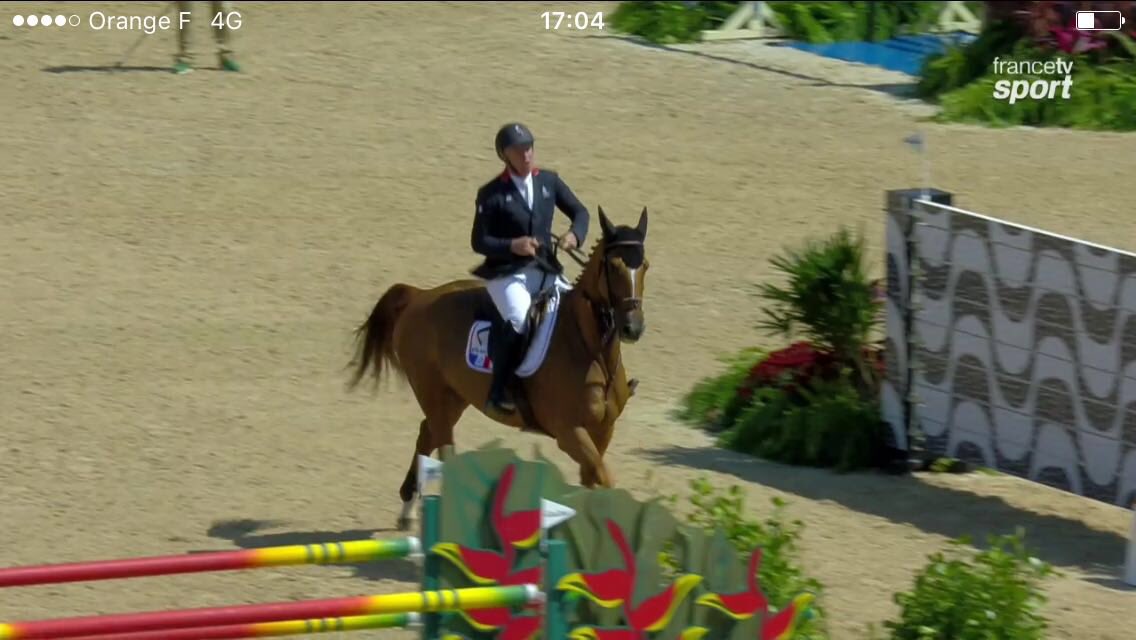 FFEquitation's tweet photo. LA #FRA CHAMPIONNE OLYMPIQUE À NOUVEAU!! Un magnifique parcours SF avec 1pt de temps de @ryBost et Sydney Une Prince https://t.co/hc2naVzI7F