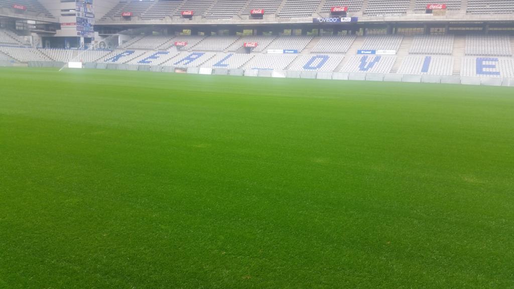 DeportesCopeA's tweet photo. El nuevo césped del Carlos Tartiere muestra un magnífico aspecto https://t.co/KmstnWsXKX