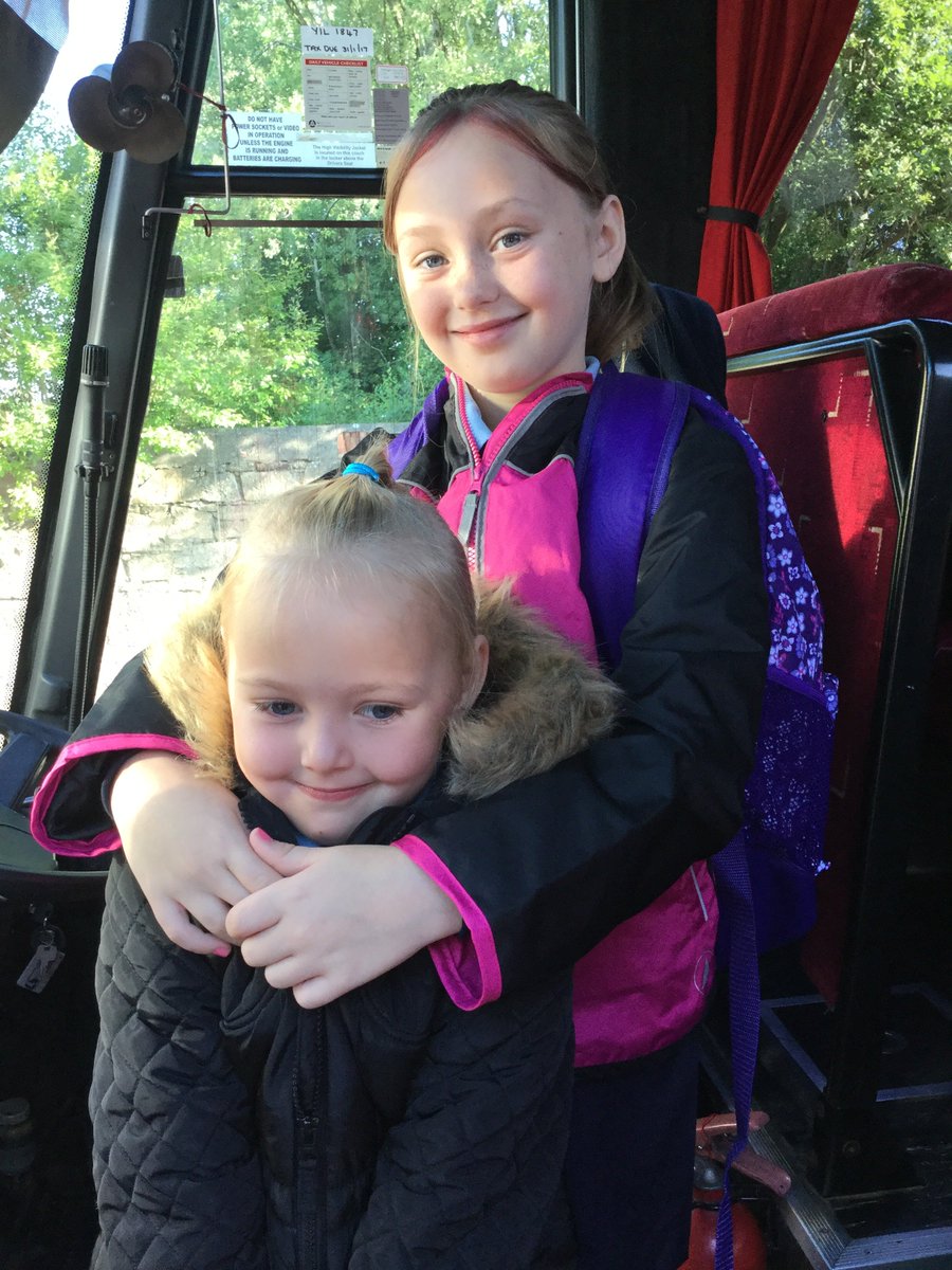 eacnewschools's tweet photo. #MuirkirkPS some of the excited P1 pupils enjoy their bus journey before their first day at school 😊 https://t.co/zGrFJW1ZUp