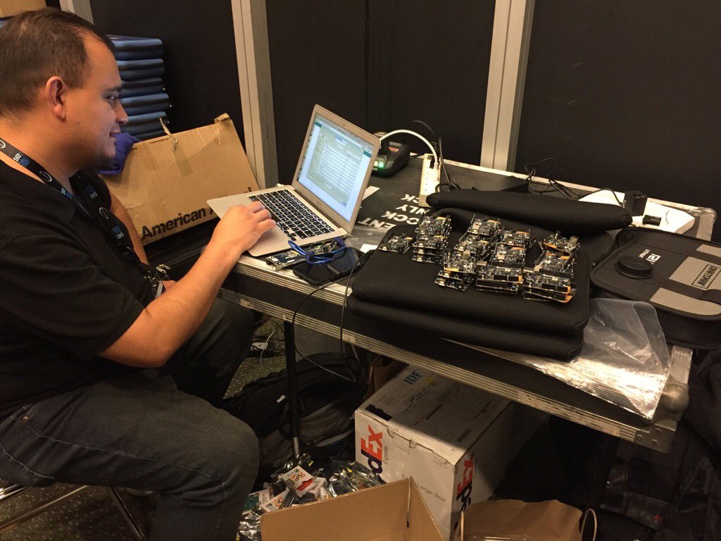 virgilvox's tweet image. Workshop was a success. @monteslu and I flashed 36 @intel #Arduino101 boards in 10 min in the back. #IDF16