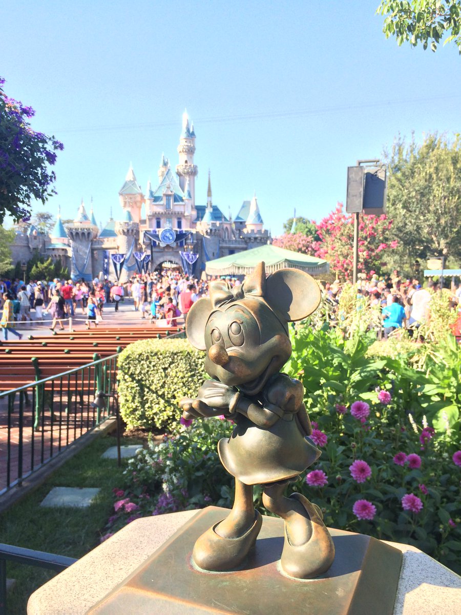 RevistaPublitur's tweet photo. #Disney60 https://t.co/QDSpKP4EcB