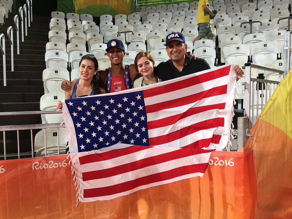 cgzdream's tweet photo. Women's #beachvolleyball was the most amazing event. #USAvsBRA        🇺🇸v🇧🇷 #kerrywalsh went out like a true champ https://t.co/1QOMsdlTQD