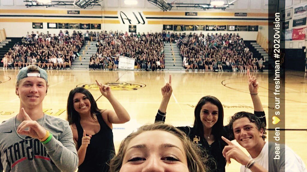 UA_SpiritClub's tweet photo. Sup FRESHMEN!!! #2020Vision https://t.co/eDDtYAJveJ