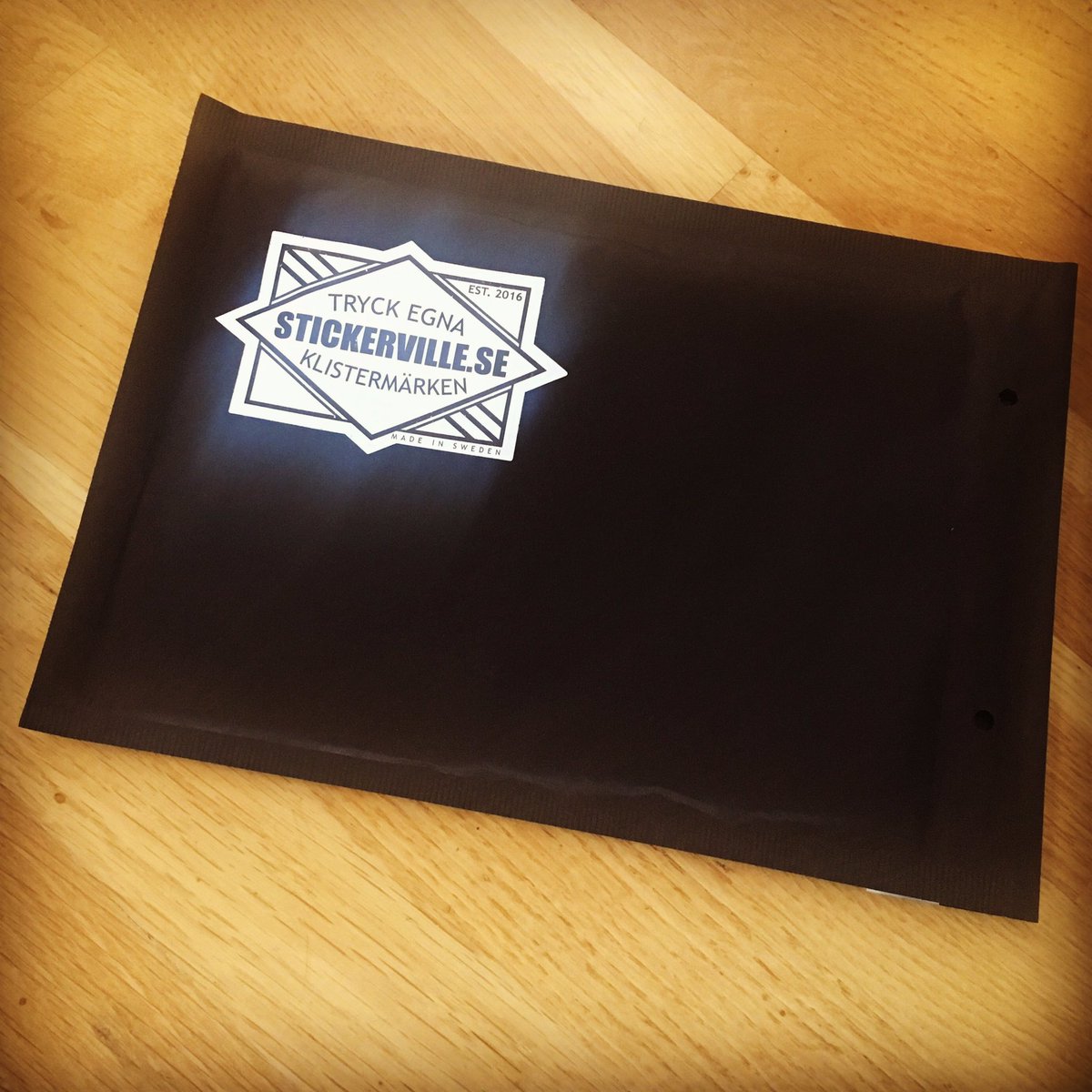 stickerville72's tweet photo. #Stickerenvelopeporn #stickers #klistermärken #klibbor #printandcut #tryckeri #trycksaker #comingsoon #stockholm https://t.co/cHBSOH7XCR