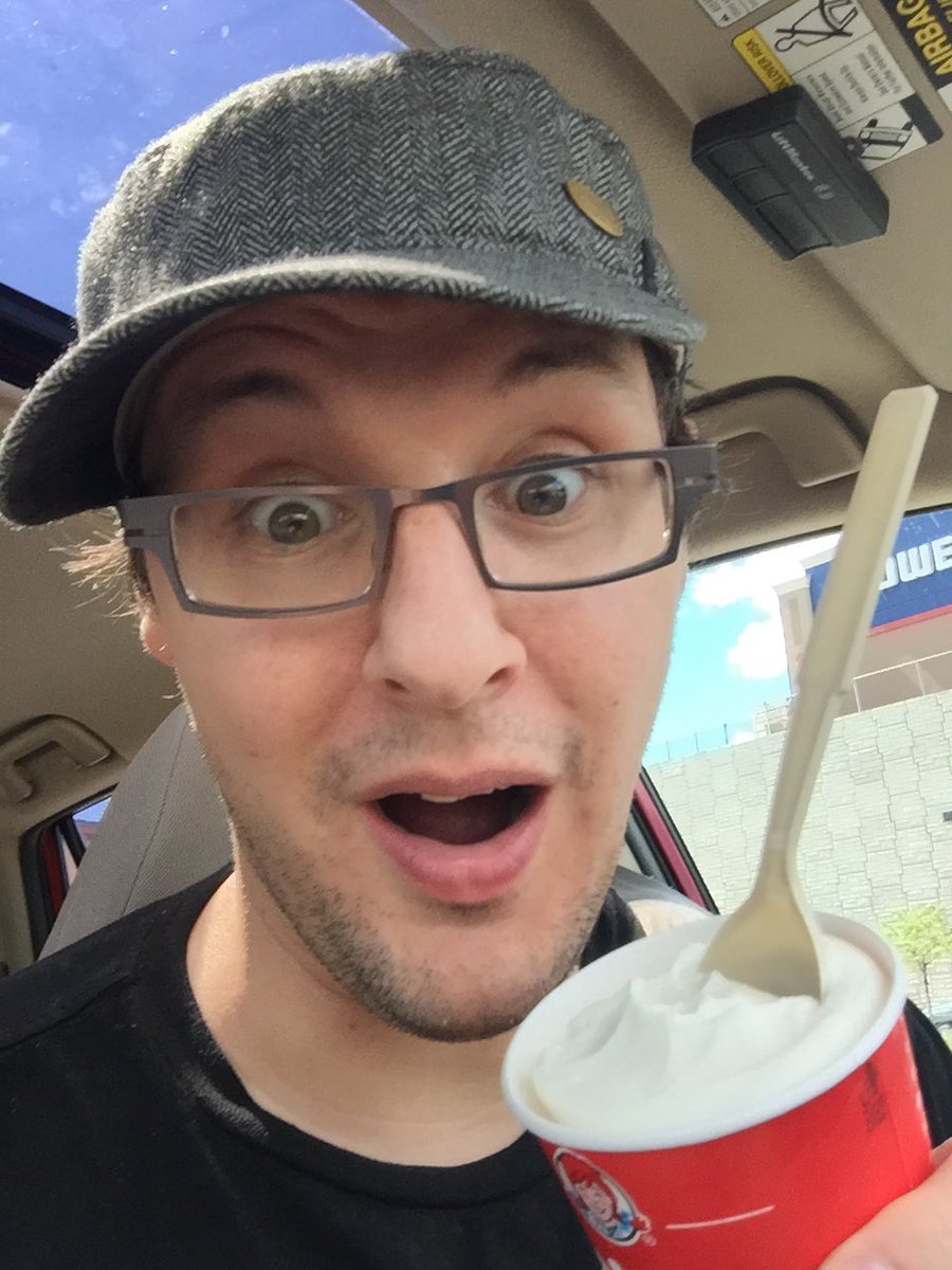 jonpswift's tweet image. #50CentFrostyMLB Lunch for Sam and me cost $2.70. Jr. Cheeseburger, fries, frosty. Boom. #icanhascheezburgerz