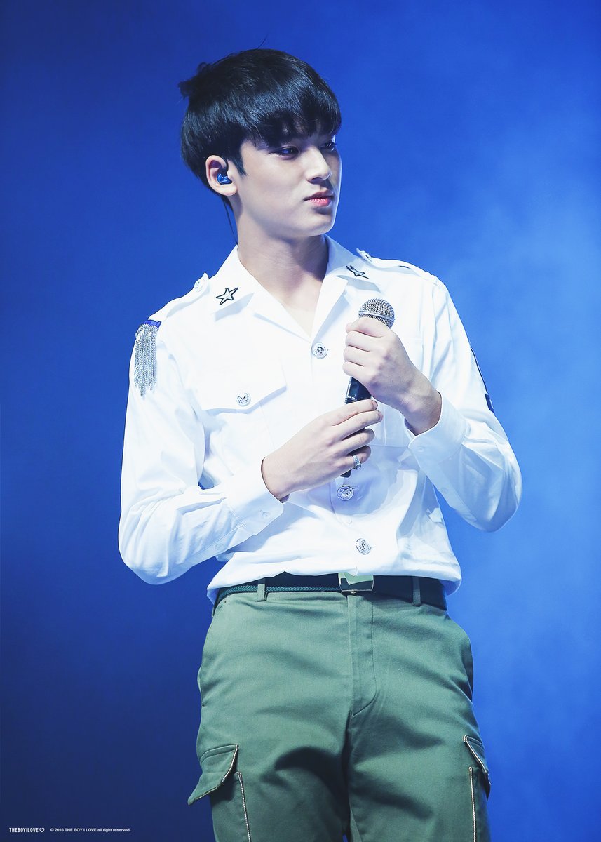 SVTGlobal's tweet photo. (HQ) 160813 Shining Diamonds in Singapore (Cr: THEBOYILOVE_MG) #SEVENTEEN #MINGYU #VERNON #ShiningDiamondsSG https://t.co/yRtryGCuzx