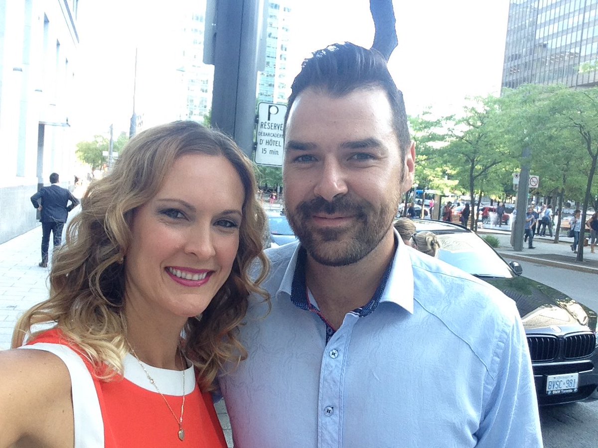 MelaGagne's tweet photo. Céline a choisi ma fête de 40 ans pour son dernier show à MTL, et on est en route merci @PFrioletRDS #CelineDionMTL https://t.co/EcwjjA2bLy