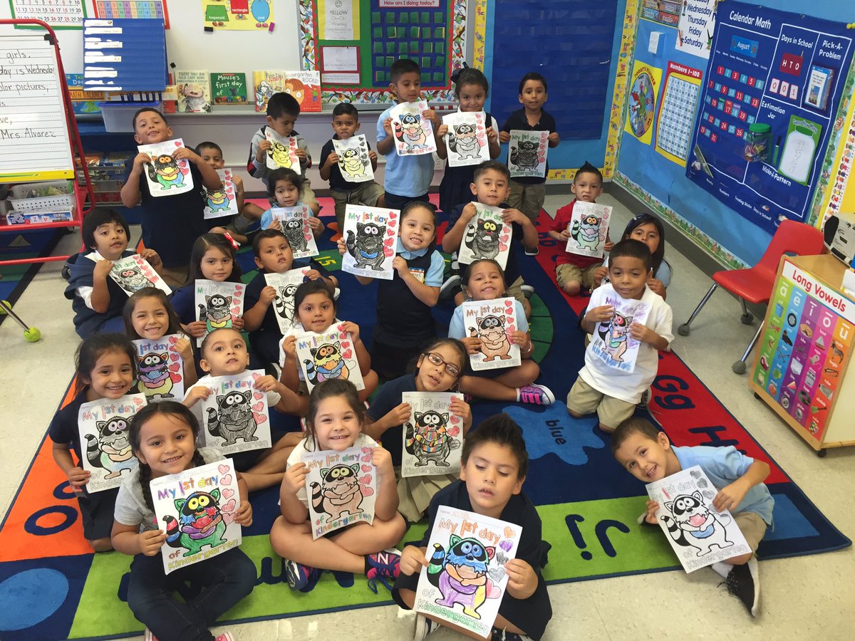 Jackie31885702's tweet photo. Today was a great day! 
Student  phrase of the day: I love my class!! 😍@RiveraERUSD #ERfirstdayofschool https://t.co/RF8ZrpxWMu