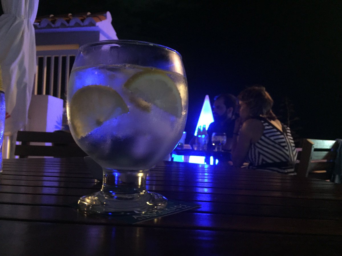 CJPLA's tweet photo. Momento gin..... #eldescansoselguerrero (@ Acuarios Beach Lounge Bar) https://t.co/ZUZtgxo5Lj https://t.co/zwjfmMrdVY
