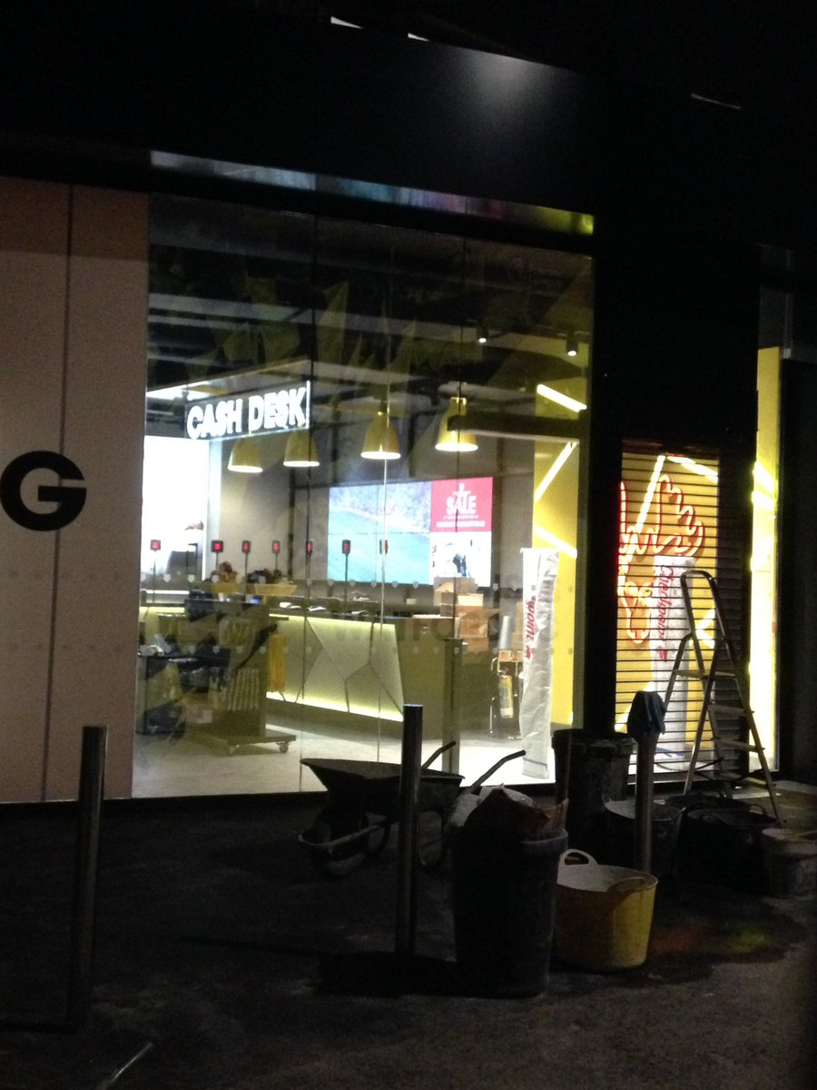 neil_k_g's tweet photo. Quick update (as Wednesday 17 August 2016) on #NEcorner at #VicarageRoad #watfordfc - #HornetsShop near completion! https://t.co/RZKit4UgQC