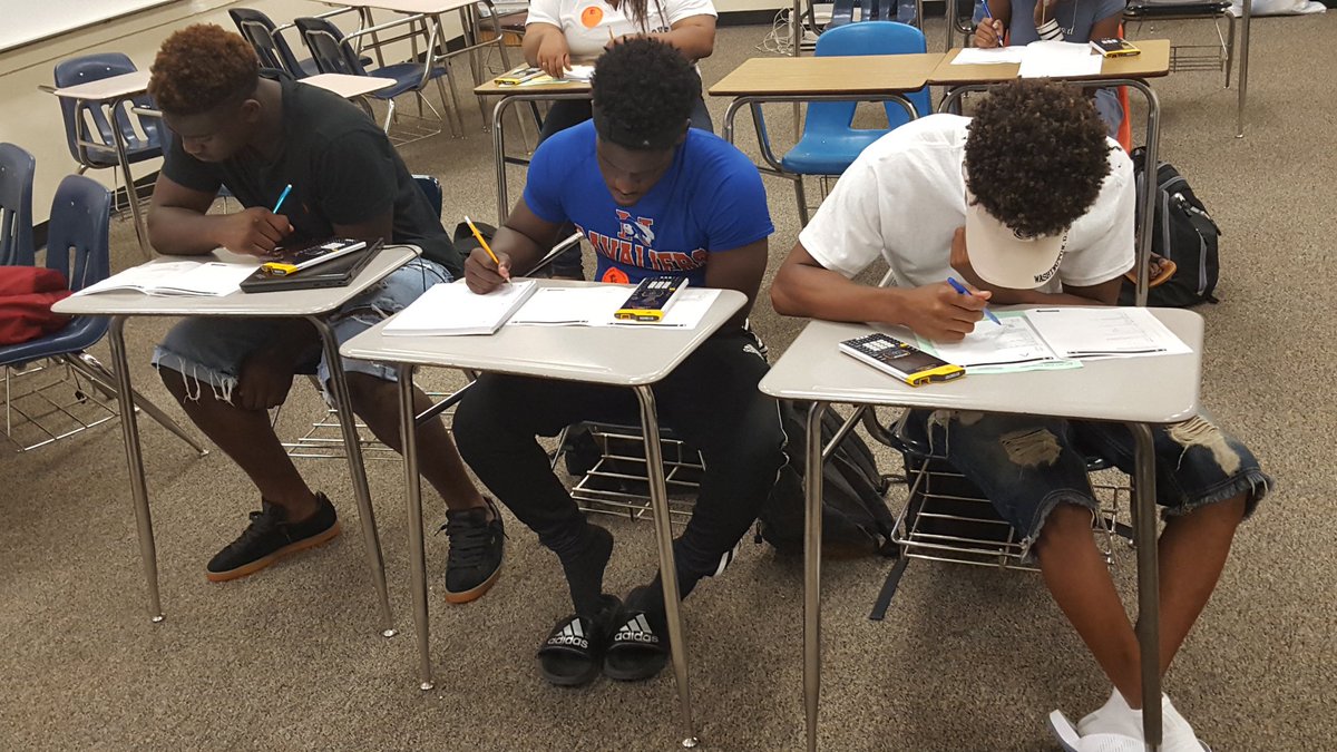 MRS_SHENRYHAND's tweet image. Perfect 1st day! #probstat #alg3 #satactprep @MattMathO @ms_c_mor @Sabrina_suber