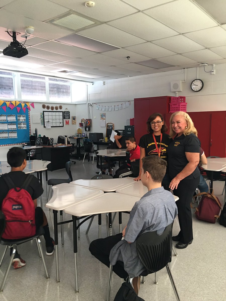 BUSDFuentes's tweet photo. Dr. Villon @ElRanchoSchools visiting @ochoaprep #ERfirstdayofschool https://t.co/uxTByjfdix