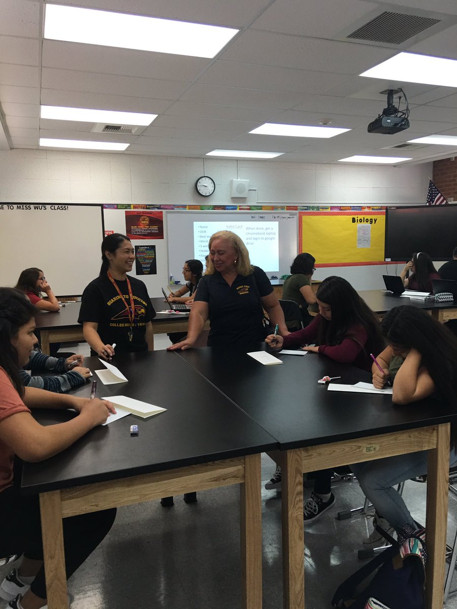 BUSDFuentes's tweet photo. Dr. Villon @ElRanchoSchools visiting @ochoaprep #ERfirstdayofschool https://t.co/uxTByjfdix