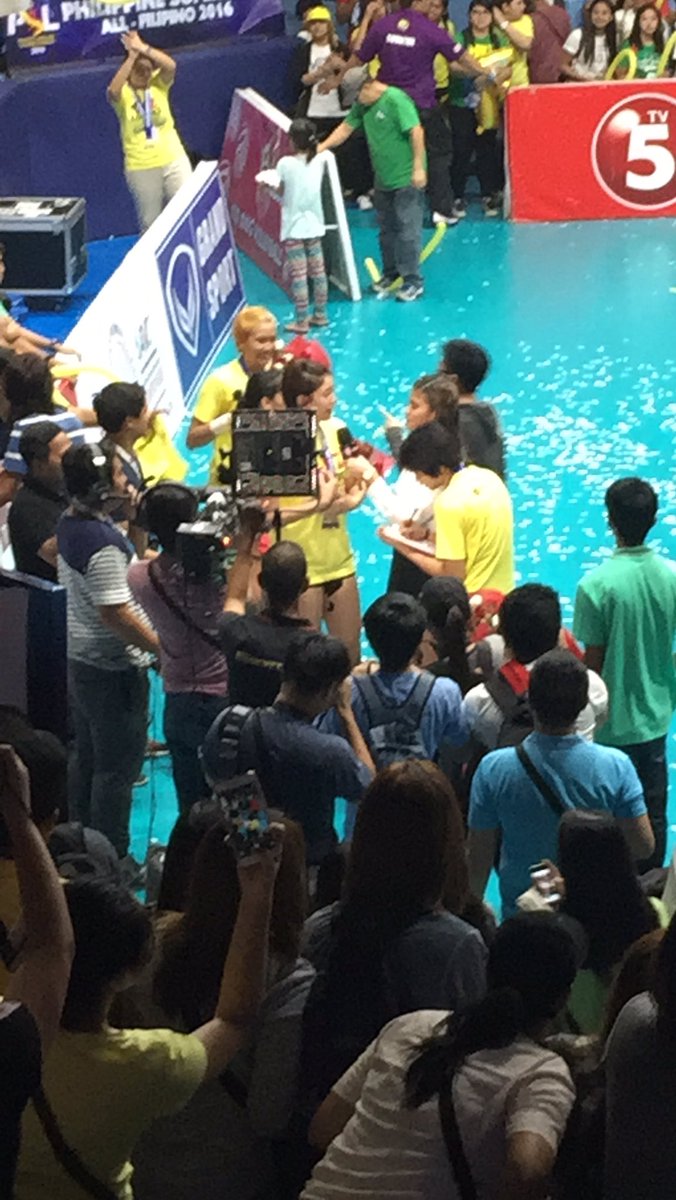 hahahaydz's tweet photo. #BestBullyTandemEver #MikAra 👯😂💚💛🏆 https://t.co/L850BKF579