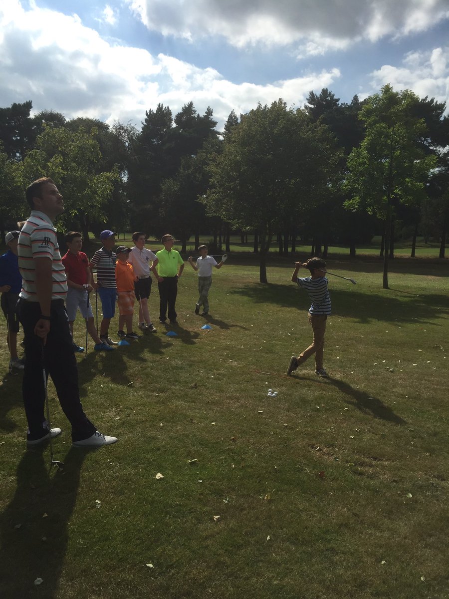 WheatleyJuniors's tweet photo. Spot of 'wedgecation' today for the juniors #highshots #lowshots #summercamp #juniorgolf https://t.co/twccdGnJgB