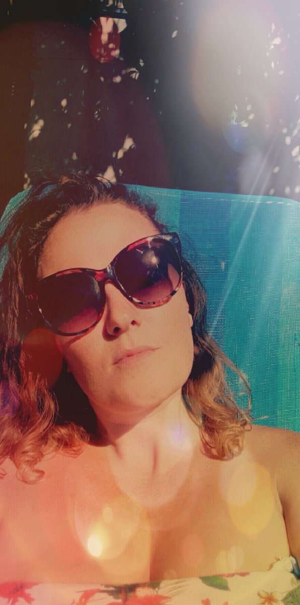 virginiefrench's tweet photo. Il fait chaud ^^ trop même ; ) https://t.co/0mUn9C0mVc