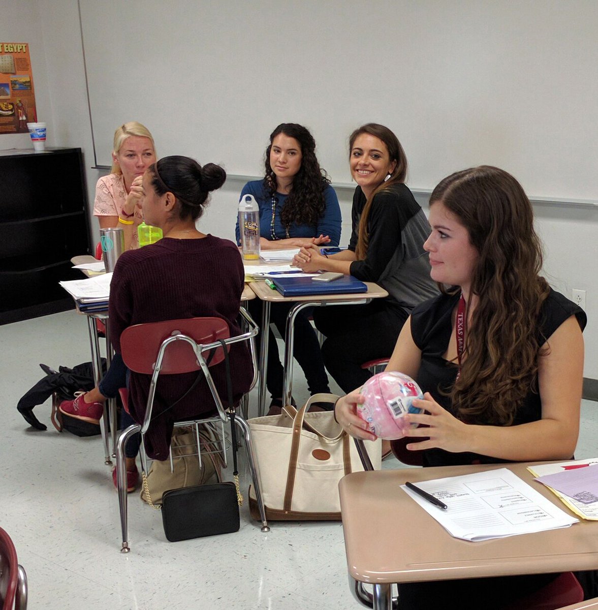 Teachers <a href="/delvalleisd/">Del Valle ISD</a> exploring the 3Rs: respect, responsibility, relationships. #dvisdpd #dvminiconf