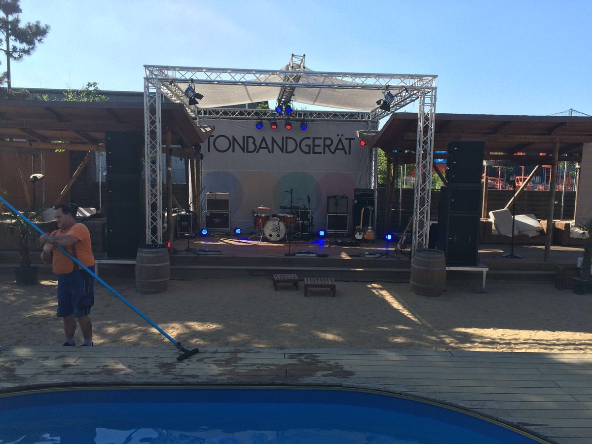 Jetzt im #Treibgut auf der Bühne: Tonbandgerät #düsseldorf #fuchshase #stahlwerk