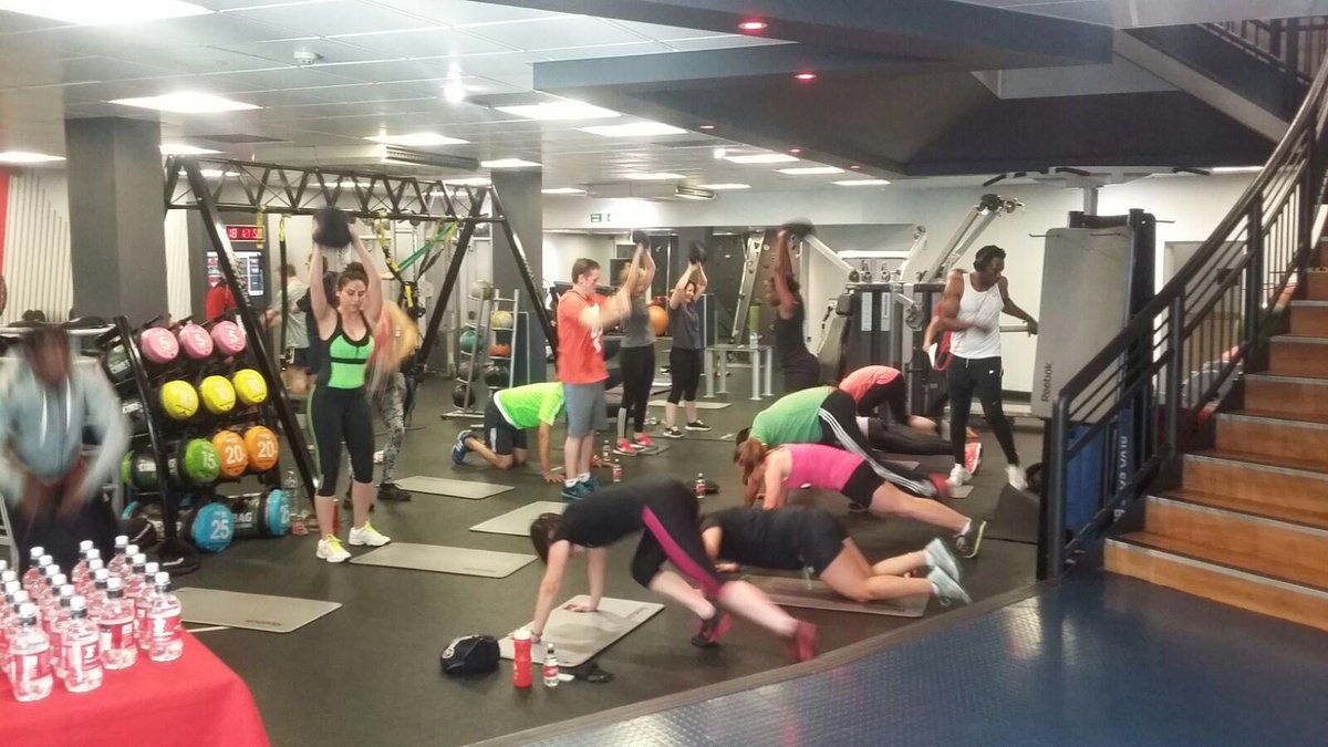 FFStirchley's tweet photo. Well done to everyone who came to our #FGT launch tonight with @CharlieMcCrea #FreestyleGroupTraining 🇬🇧💪🏼👊🏼 https://t.co/oezaMNK7sQ