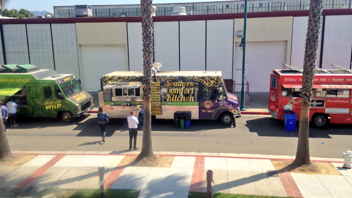 Lunch time! OtG:Emeryville (next to Civic Center) is now open 11-2pm! <a href="/GrabAndGoKabob/">GrabAndGoKabob</a> <a href="/SoCoKitchen/">SoCo Kitchen</a> <a href="/GrillazGoneWild/">Grillaz Gone Wild Cheese Steak Food Truck</a>