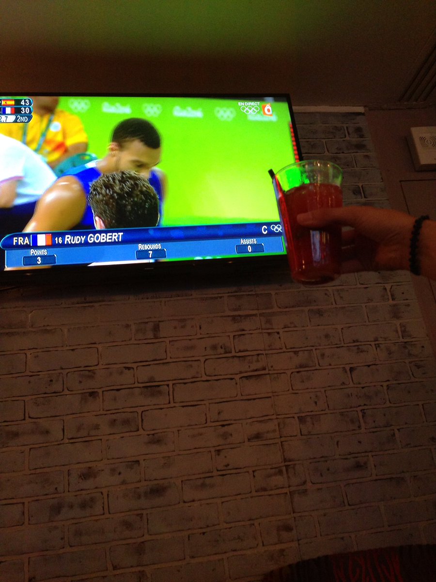 stoophy7's tweet photo. En manque du #ClubFrance #Rio2016 , #JO , #brésil et #Caïpi .On se console comme on peut @ Paris  ! @RachelBarathon https://t.co/phawCg0Kkk