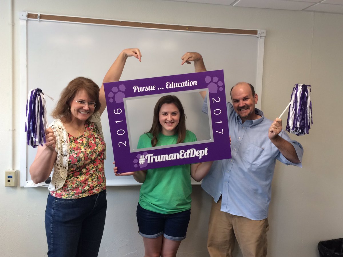 TrumanEDdept's tweet photo. It's a great time to be a Bulldog! Welcoming our future teachers to the LLC. #TrumanMoveIn https://t.co/Aybs5HNW6z