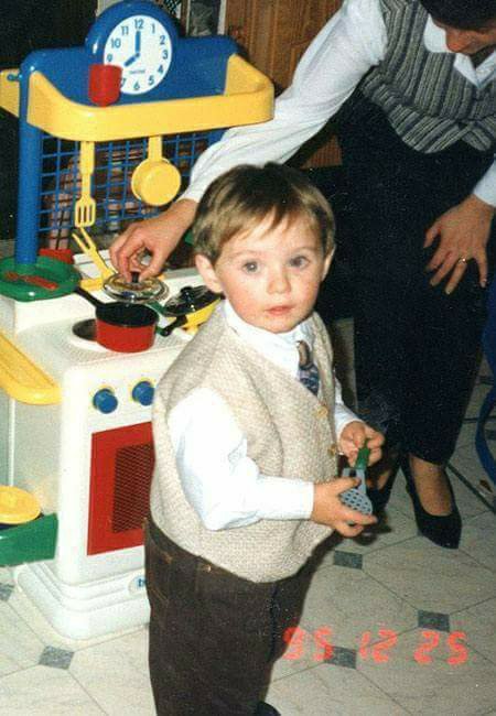 kordeiync's tweet photo. @knowlesobrien 23) niall horan https://t.co/p6YCZrqS8x
