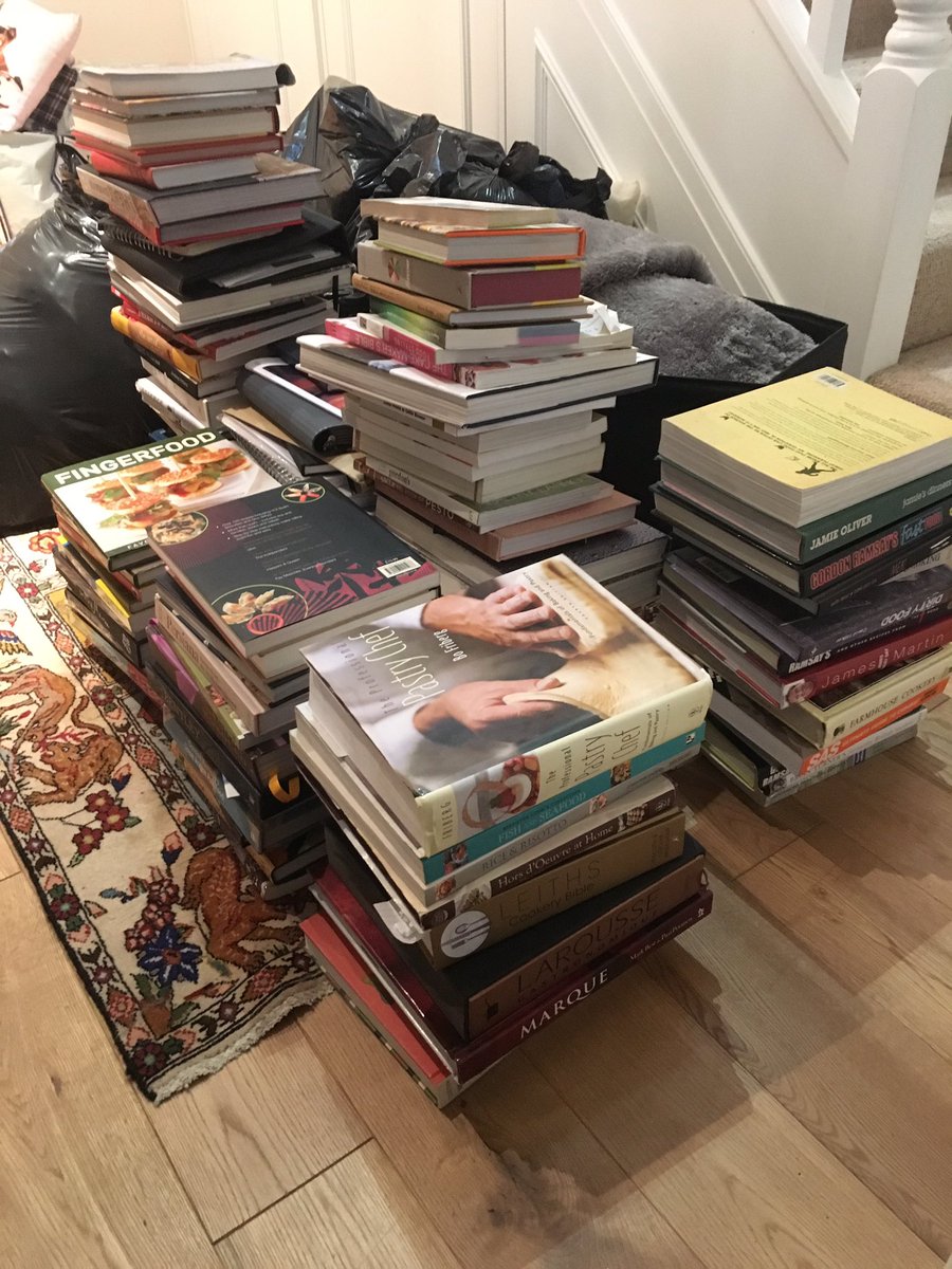 stuart1988july's tweet photo. Pretty much sums up my possessions. #movinghouse #personallibrary #cantevenread!! https://t.co/DiDVzlDMzc