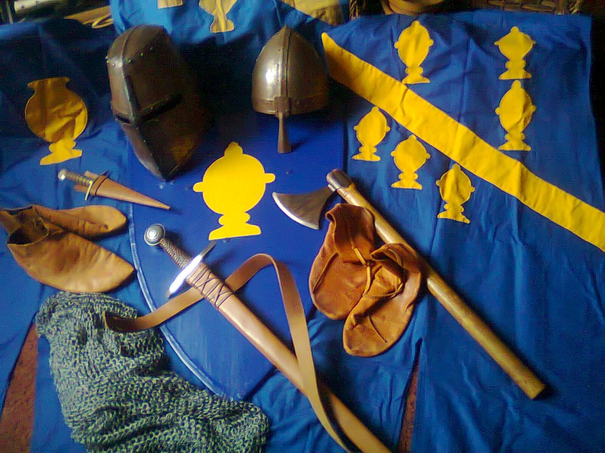 Teaching local primary schools the history of #Warrington for over 20 yrs #Cheshire inschoolshistory.weebly.com/boteler-househ… … … … …