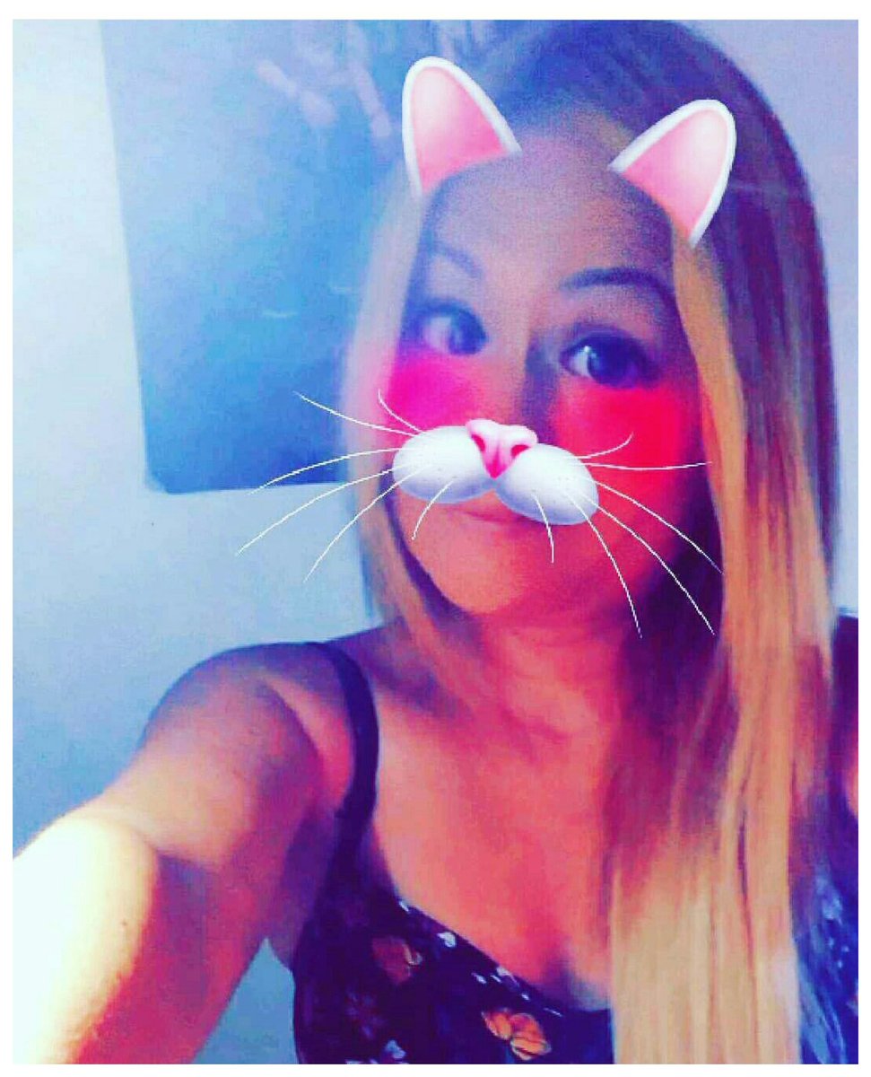 Nuriasalafh's tweet image. @SonyMusicSpain  @CD9 #RetoCoder #CodersEspañolas hacer un snpachat de conejito