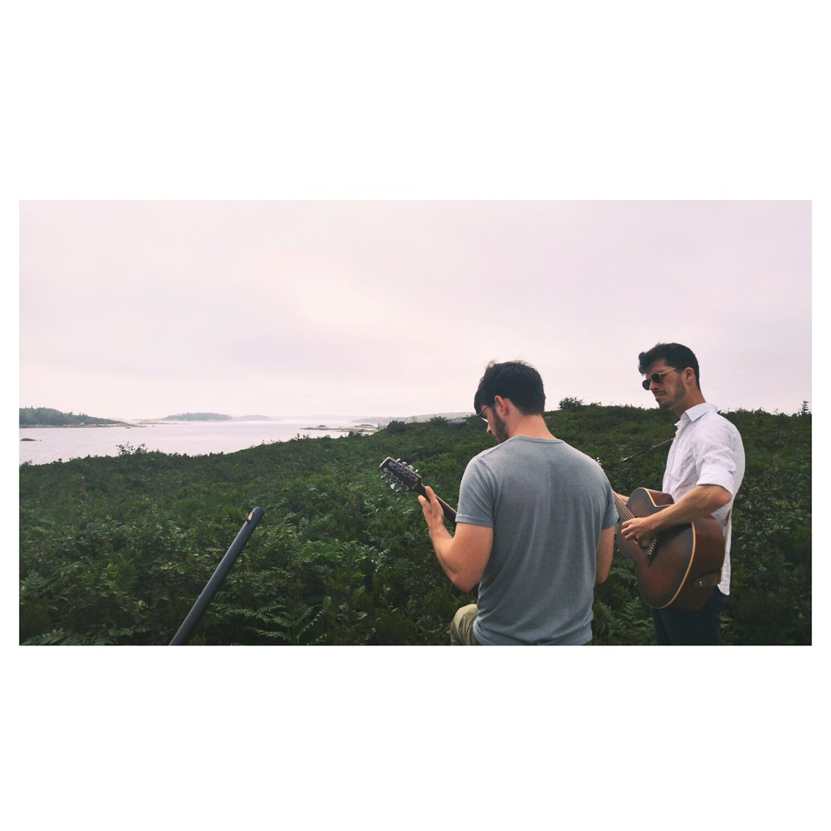 soundsofstories's tweet image. Here are the boys playing by the ocean 
#bandroadtrip #eastcoast #canadianmusic #newmusic #ottawamusic