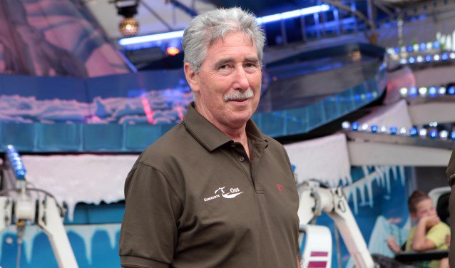 Cor Overkamp Kermisaward Oss 2016 voor Peter Damen - kliknieuws.nl/regio/oss/9670…