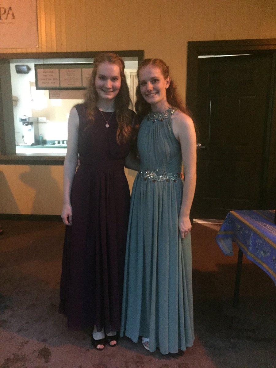 #wcw Another round of applause for the Claus sisters for their First Listen Performance #gretnamusic #mountgretna 👏🏾